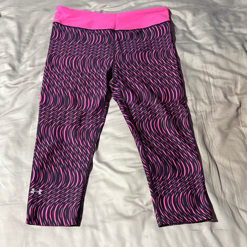 Under Armour Vibrant Pink and Black Patterned Capri Leggings